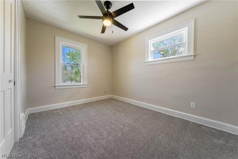 17408 Elsienna Avenue Cleveland OH 44135