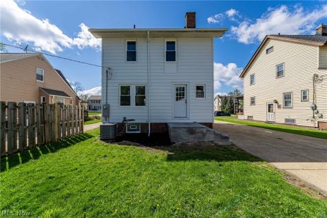 17408 Elsienna Avenue Cleveland OH 44135