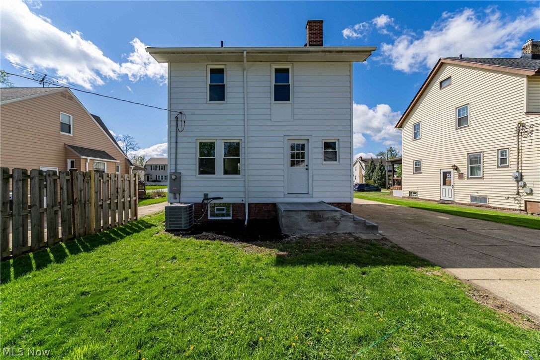 17408 Elsienna Avenue Cleveland OH 44135