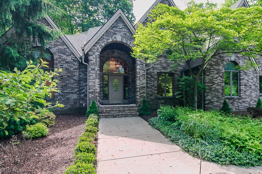 9323 Regency Woods Drive Kirtland OH 44094