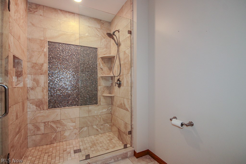 9323 Regency Woods Drive Kirtland OH 44094
