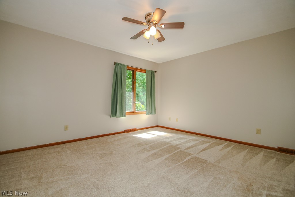 9323 Regency Woods Drive Kirtland OH 44094