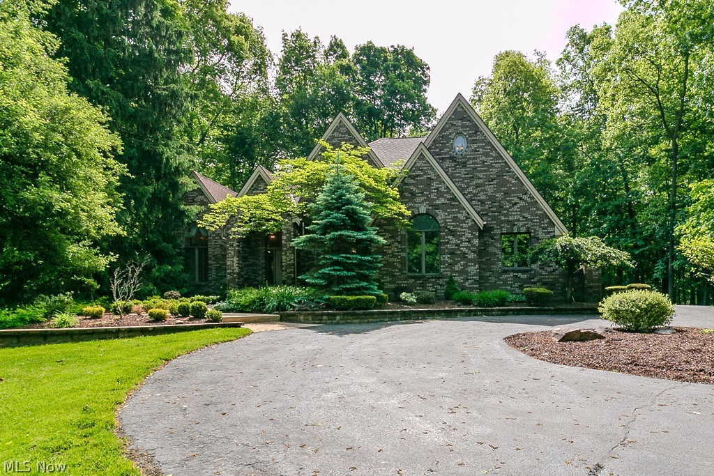 9323 Regency Woods Drive Kirtland OH 44094