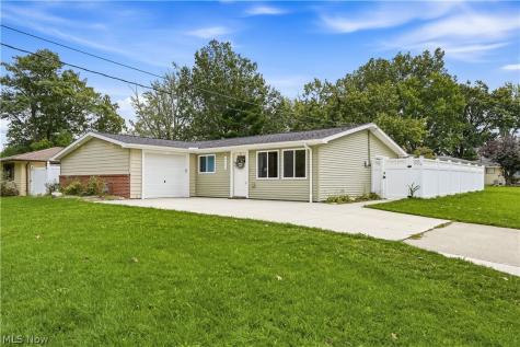 6483 Christene Boulevard Brook Park OH 44142