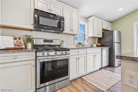 6483 Christene Boulevard Brook Park OH 44142
