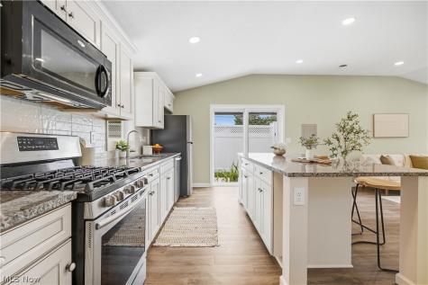 6483 Christene Boulevard Brook Park OH 44142