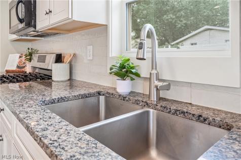 6483 Christene Boulevard Brook Park OH 44142