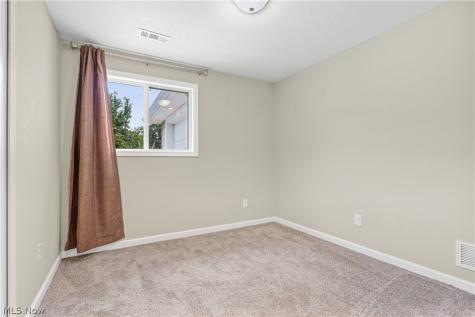6483 Christene Boulevard Brook Park OH 44142