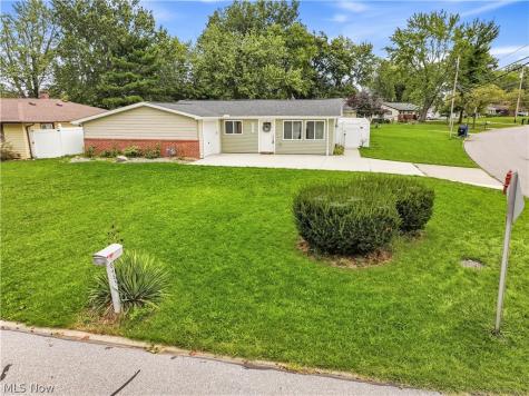 6483 Christene Boulevard Brook Park OH 44142