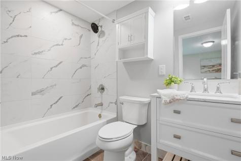 6483 Christene Boulevard Brook Park OH 44142