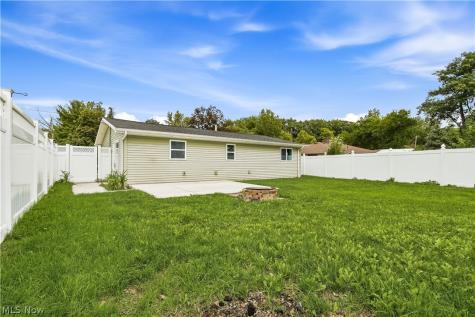 6483 Christene Boulevard Brook Park OH 44142