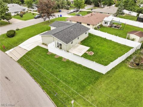 6483 Christene Boulevard Brook Park OH 44142