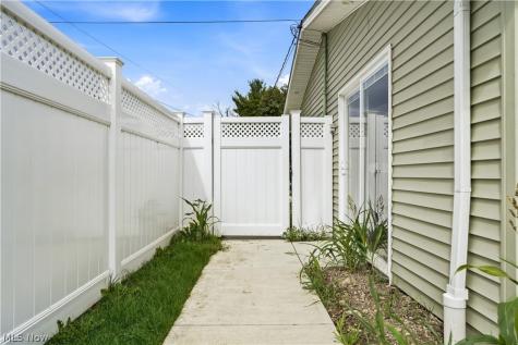 6483 Christene Boulevard Brook Park OH 44142