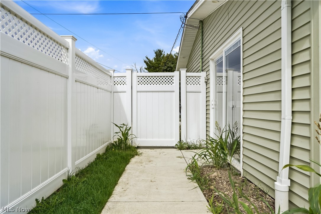 6483 Christene Boulevard Brook Park OH 44142