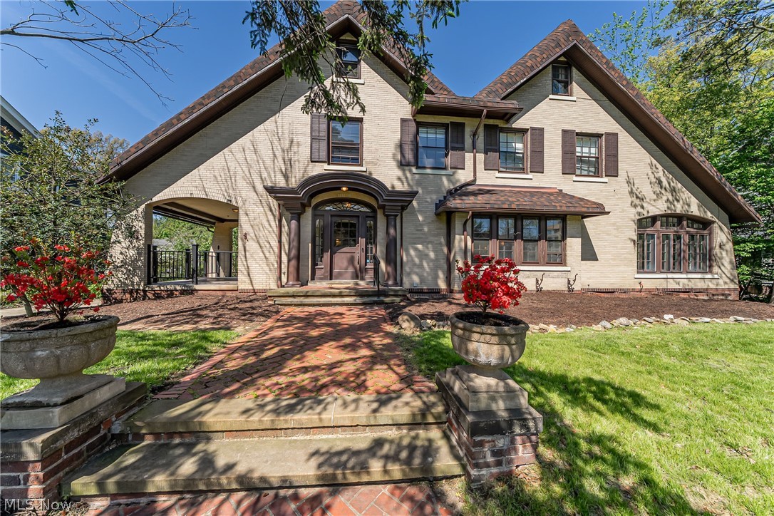2170 S Overlook Road Cleveland Heights OH 44106