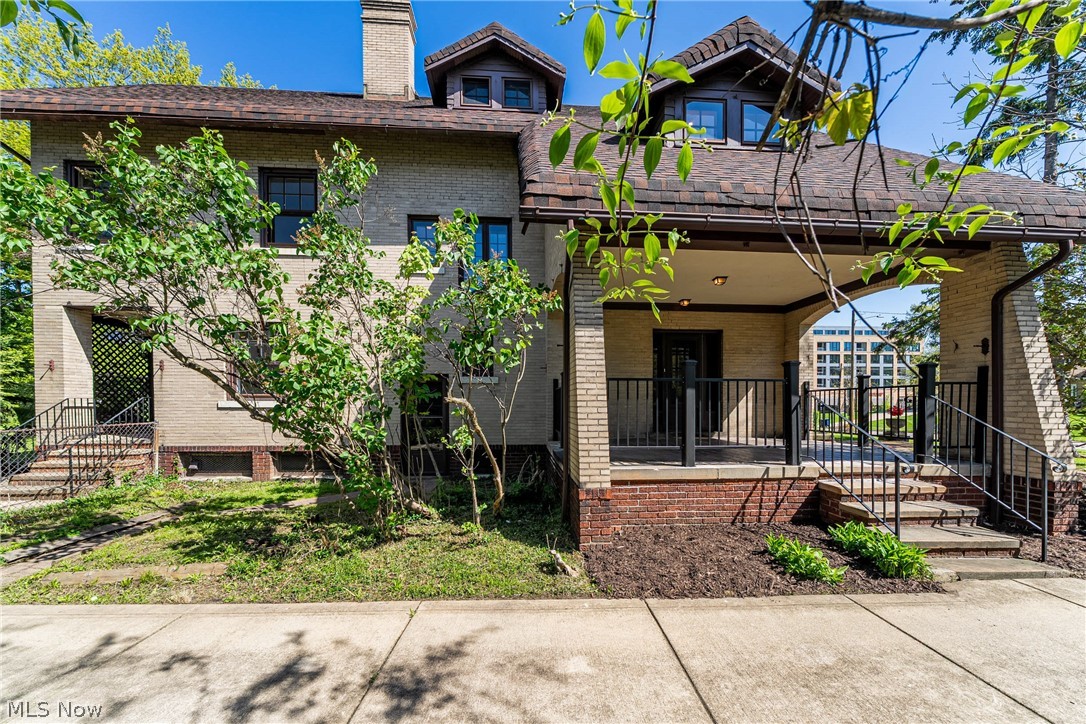 2170 S Overlook Road Cleveland Heights OH 44106