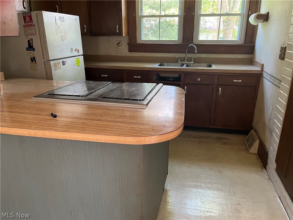 33261 Lake Road Avon Lake OH 44012