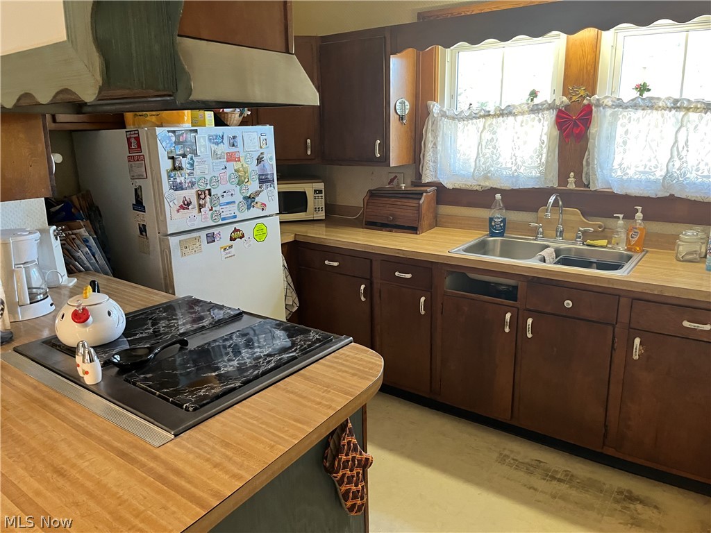 33261 Lake Road Avon Lake OH 44012