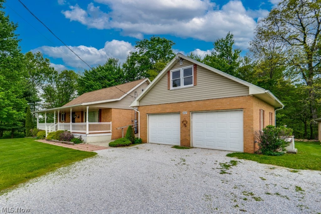 2267 Bellflower Road NE East Rochester OH 44625