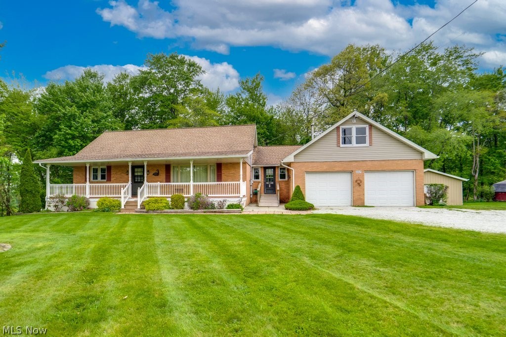 2267 Bellflower Road NE East Rochester OH 44625