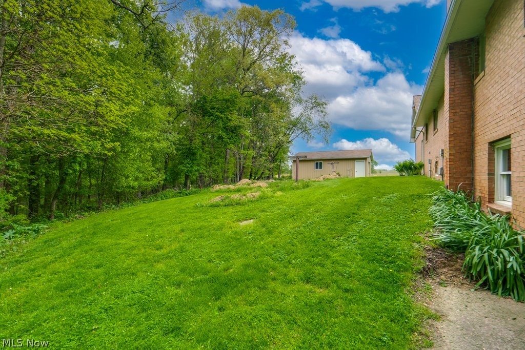 2267 Bellflower Road NE East Rochester OH 44625