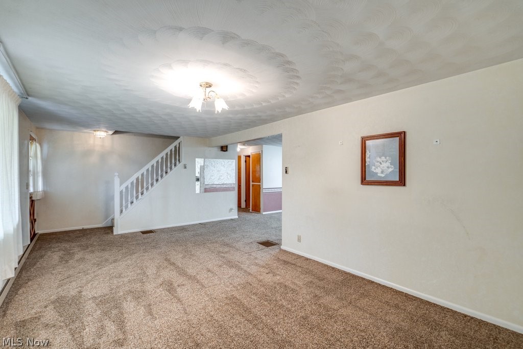 2267 Bellflower Road NE East Rochester OH 44625