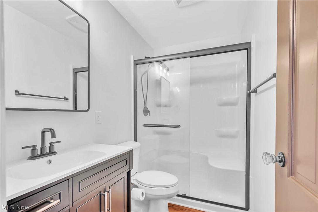 883 Bonnie Brae Avenue NE Warren OH 44483