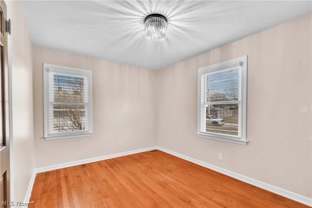 883 Bonnie Brae Avenue NE Warren OH 44483
