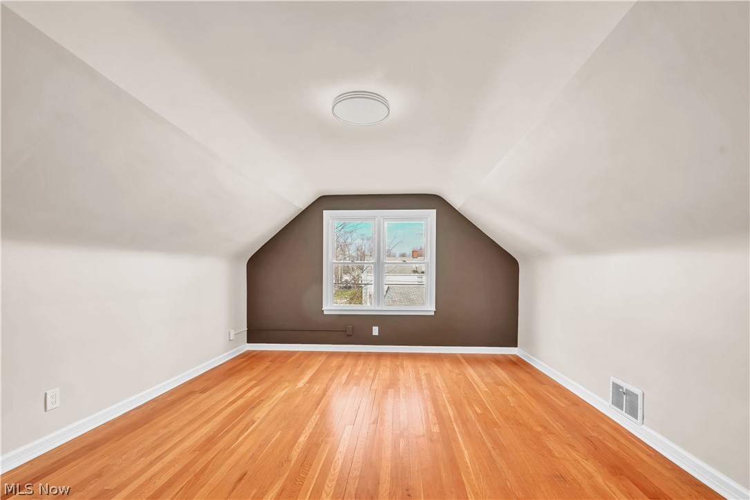 883 Bonnie Brae Avenue NE Warren OH 44483
