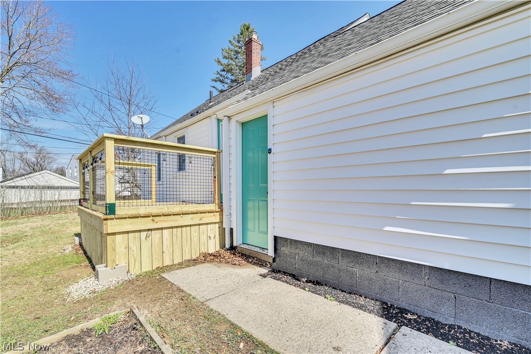 883 Bonnie Brae Avenue NE Warren OH 44483