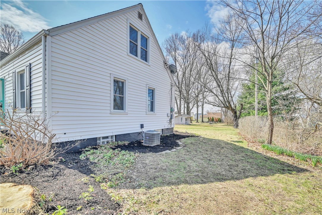 883 Bonnie Brae Avenue NE Warren OH 44483