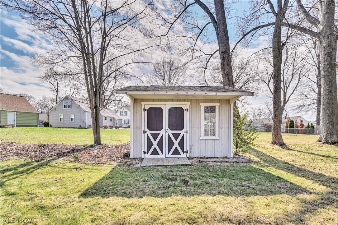 883 Bonnie Brae Avenue NE Warren OH 44483