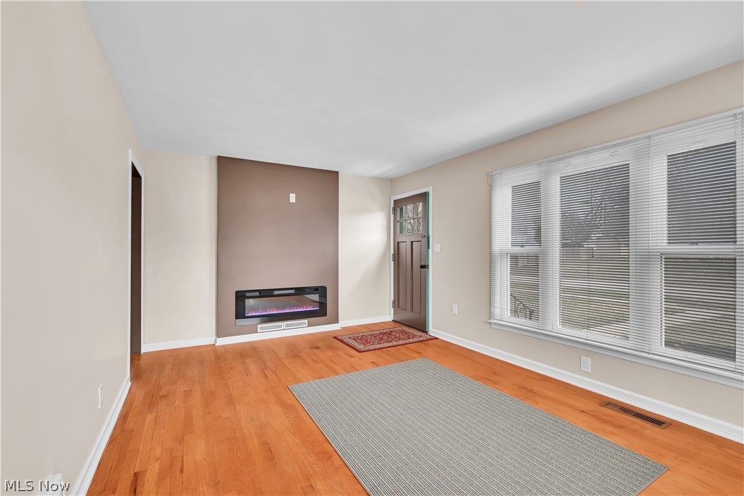 883 Bonnie Brae Avenue NE Warren OH 44483