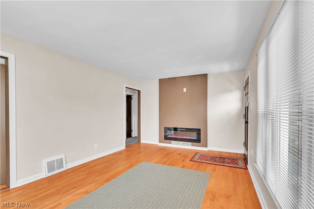 883 Bonnie Brae Avenue NE Warren OH 44483