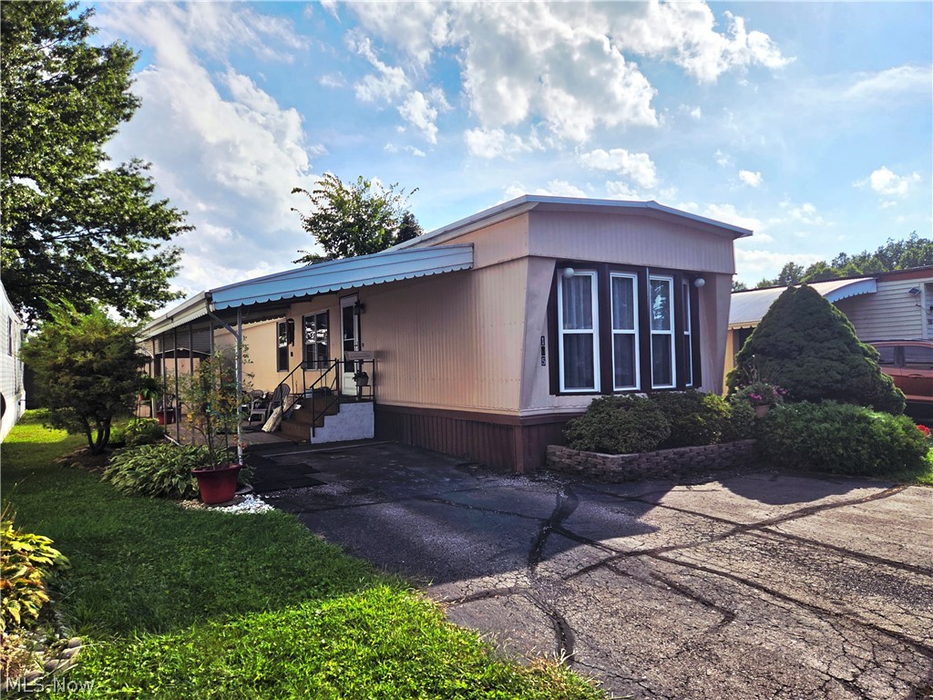 105 Virginia Avenue Elyria OH 44035