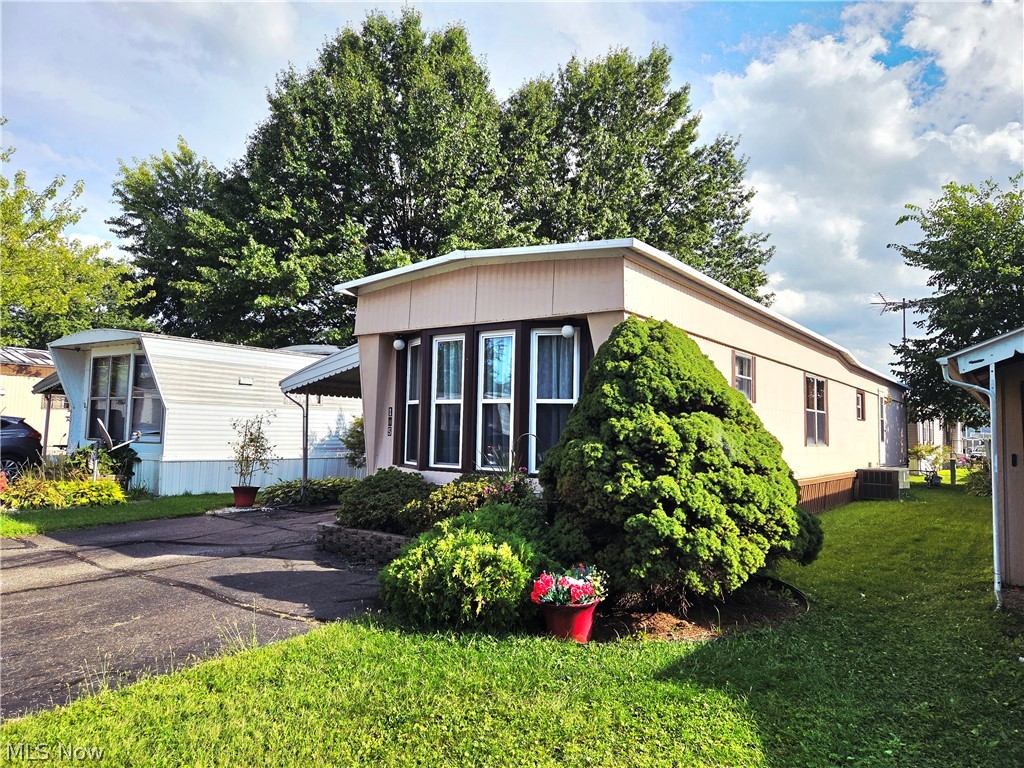 105 Virginia Avenue Elyria OH 44035