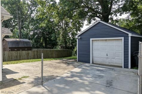 1870 Shaw Avenue Akron OH 44305