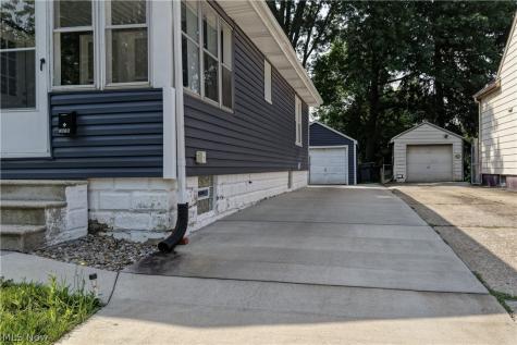 1870 Shaw Avenue Akron OH 44305