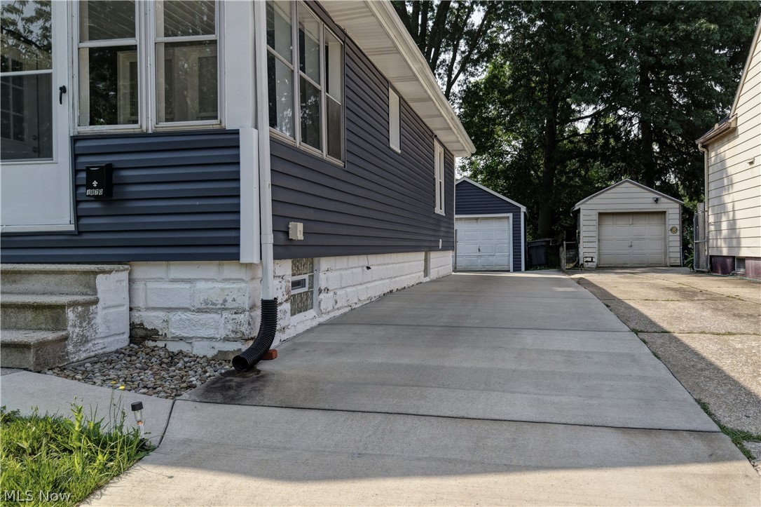 1870 Shaw Avenue Akron OH 44305
