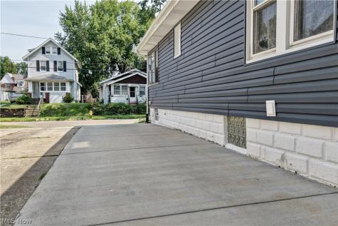 1870 Shaw Avenue Akron OH 44305