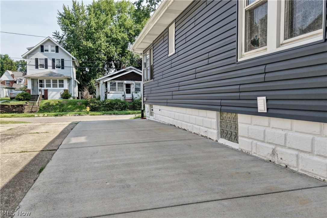 1870 Shaw Avenue Akron OH 44305