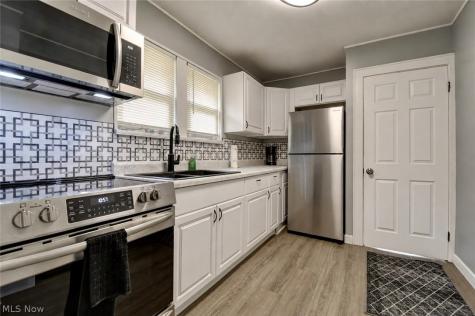 1870 Shaw Avenue Akron OH 44305
