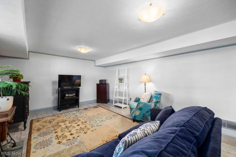 12004 Denver Drive Parma OH 44130