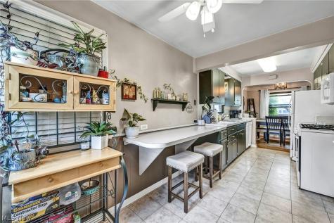11908 Glamer Avenue Parma OH 44130