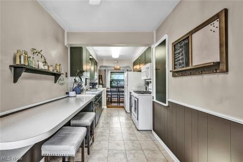 11908 Glamer Avenue Parma OH 44130