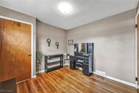 11908 Glamer Avenue Parma OH 44130
