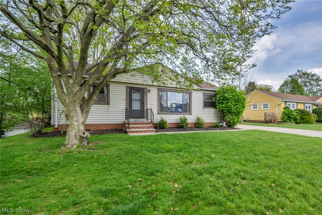 11908 Glamer Avenue Parma OH 44130