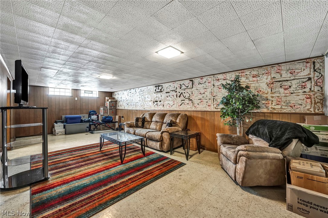 11908 Glamer Avenue Parma OH 44130