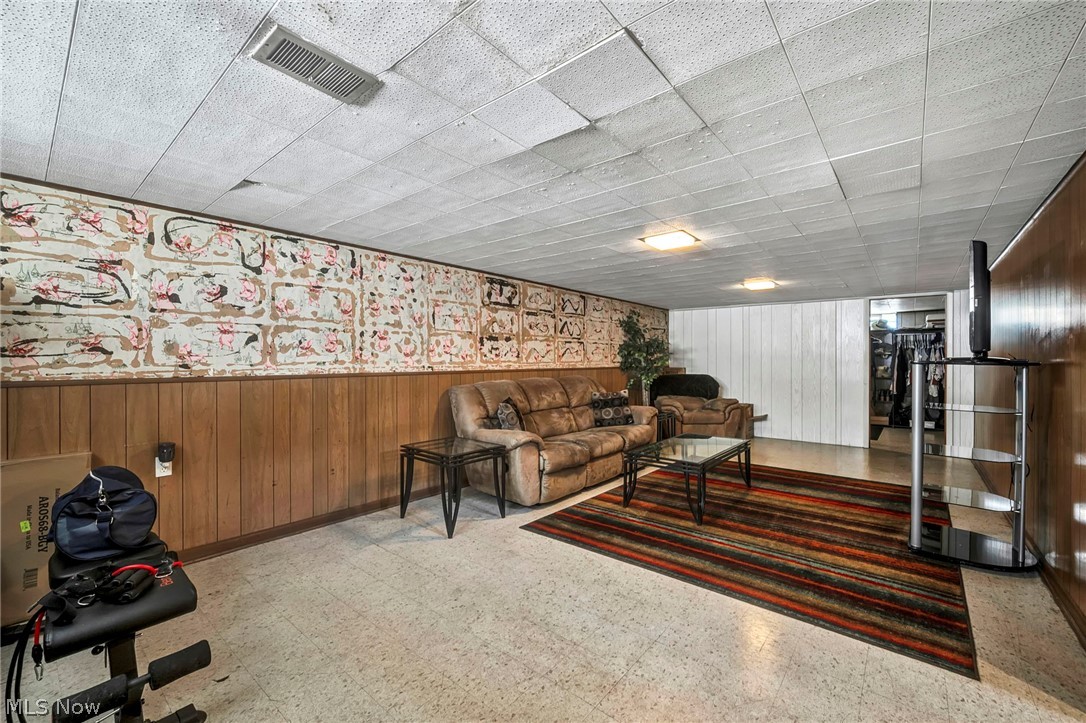 11908 Glamer Avenue Parma OH 44130