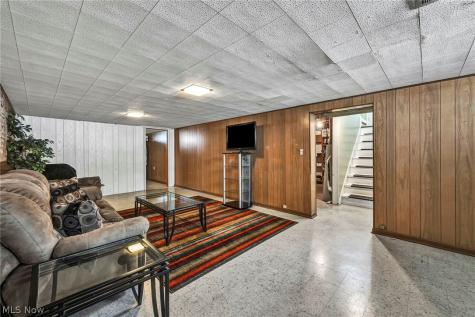 11908 Glamer Avenue Parma OH 44130